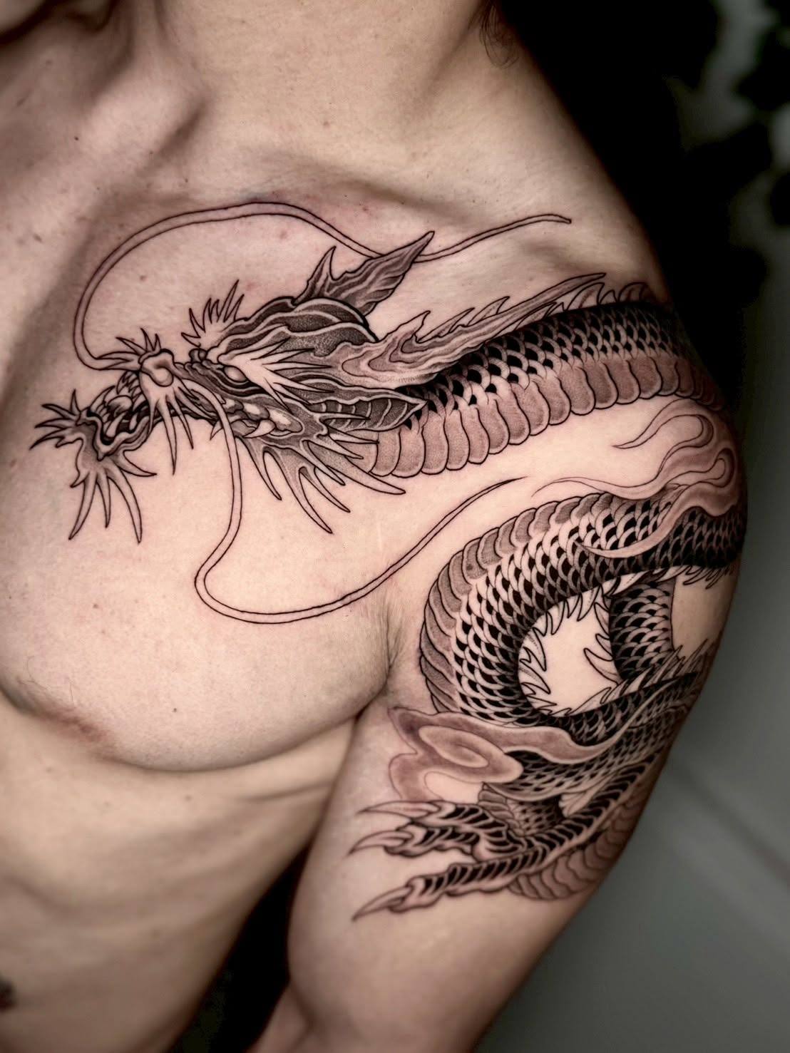 Dragon Flow โดย 666 Tattoo Bangkok